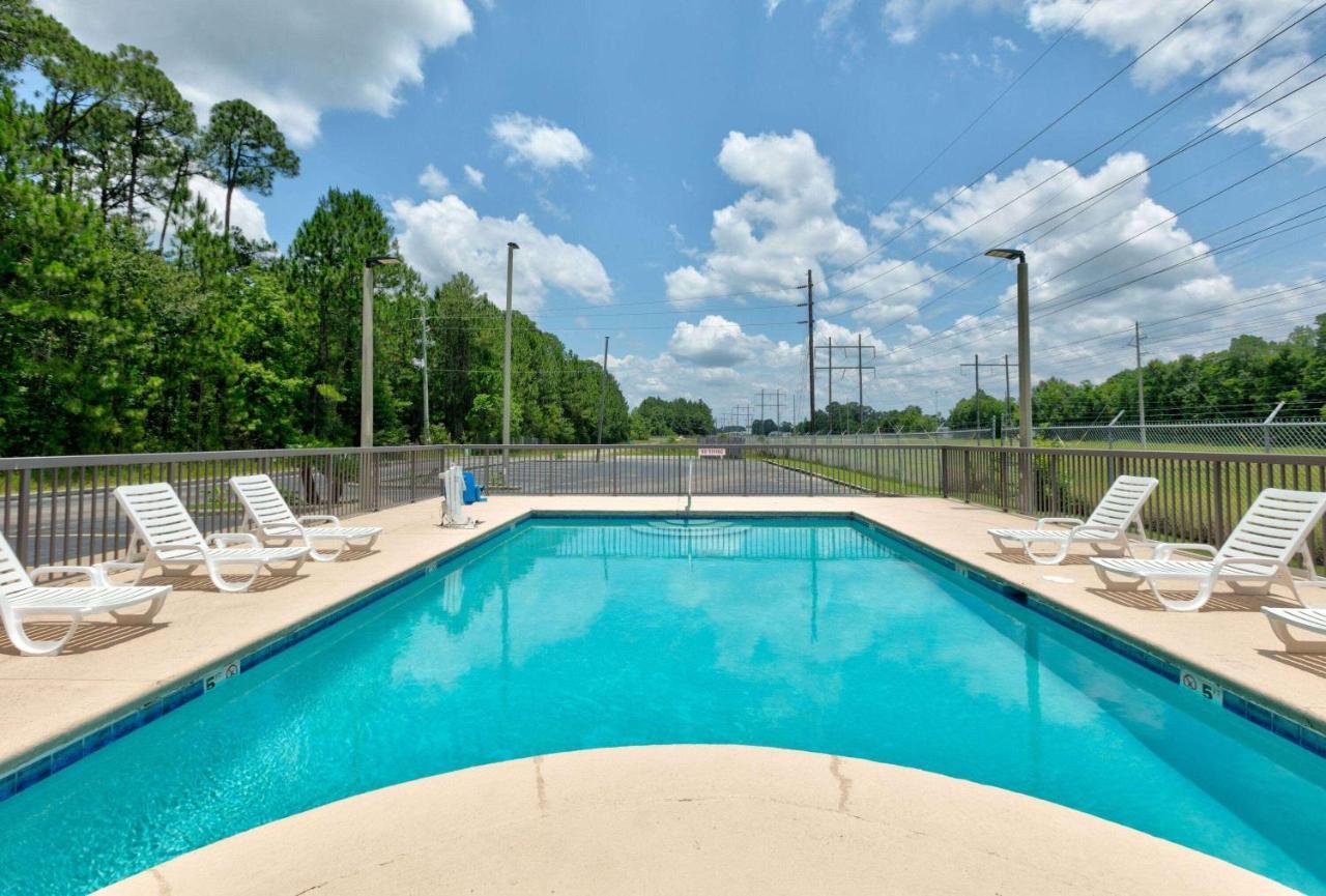 Super 8 By Wyndham Diberville Biloxi Area Exteriör bild