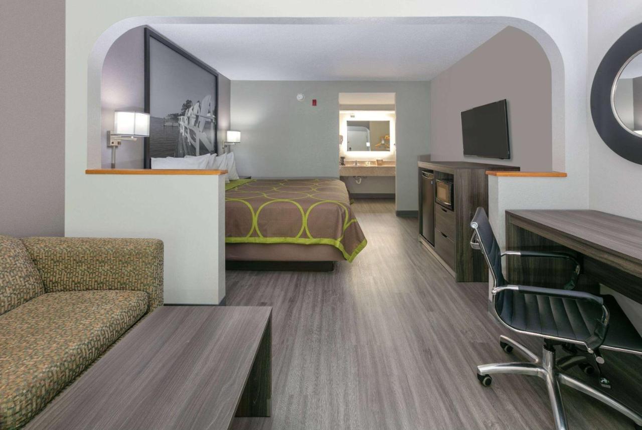 Super 8 By Wyndham Diberville Biloxi Area Exteriör bild